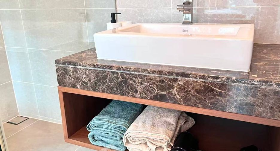 Condo en alquiler de 2 habitaciones 