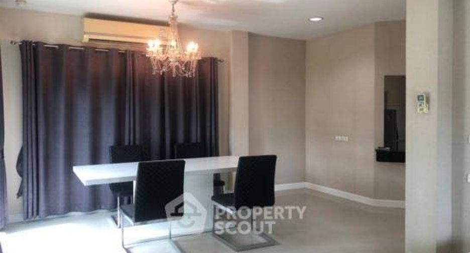 For rent 3 bedrooms house in Lat Krabang, Bangkok
