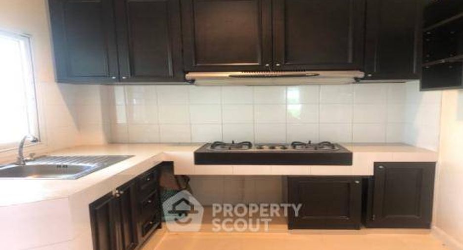 For rent 3 bedrooms house in Lat Krabang, Bangkok
