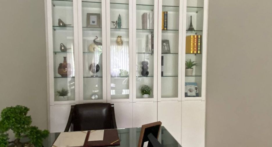 Apartamento en alquiler de 2 habitaciones en Watthana, Bangkok