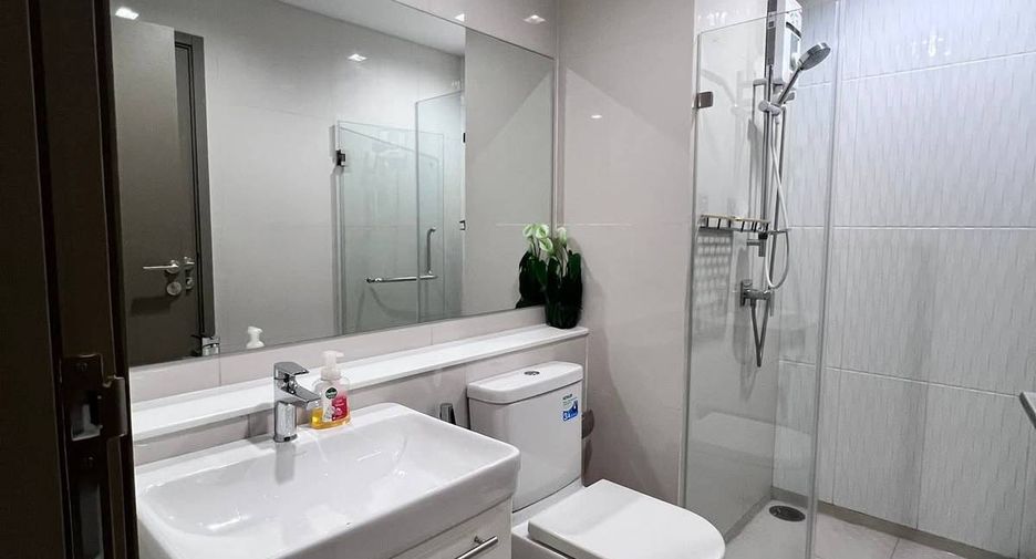 For rent 2 bedrooms condo 