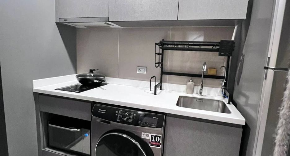 For rent 2 bedrooms condo 