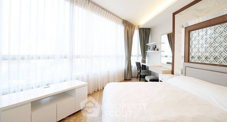 For rent 2 bedrooms condo in Watthana, Bangkok