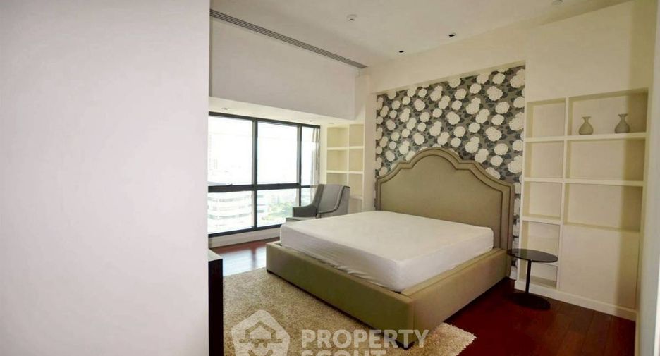 Condo en alquiler de 3 habitaciones en Watthana, Bangkok