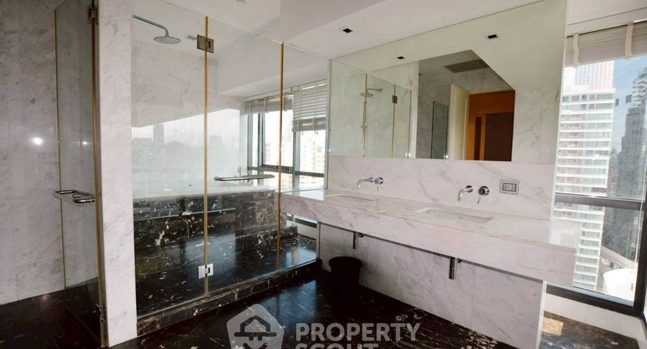 Condo en alquiler de 3 habitaciones en Watthana, Bangkok