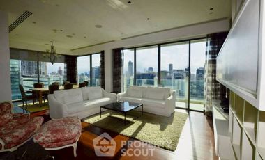 À louer 3 chambres condo à Watthana, Bangkok