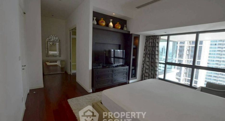 Condo en alquiler de 3 habitaciones en Watthana, Bangkok