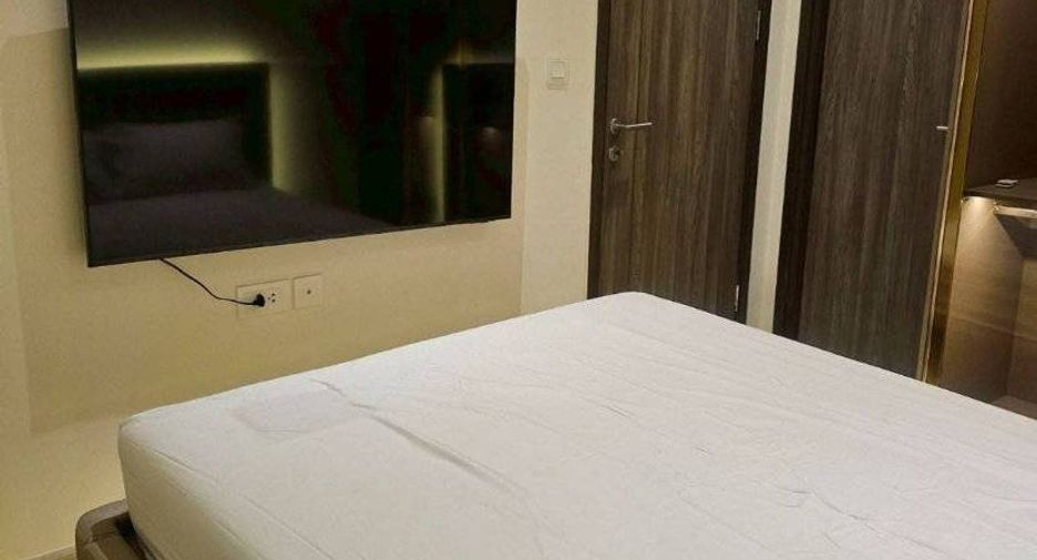 For rent 2 bedrooms condo in Watthana, Bangkok