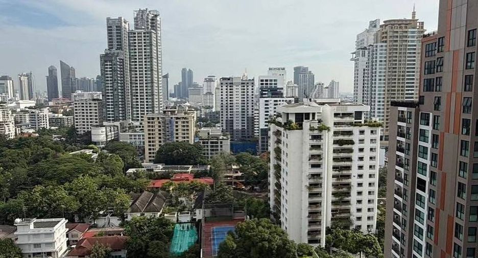 For rent 2 bedrooms condo in Watthana, Bangkok