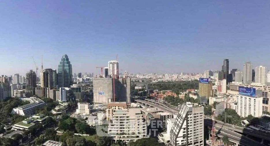 For rent 1 bed condo in Pathum Wan, Bangkok