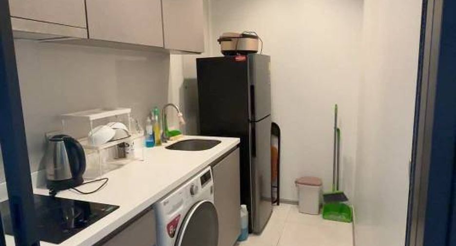 Condo en alquiler de 2 habitaciones en Huai Khwang, Bangkok