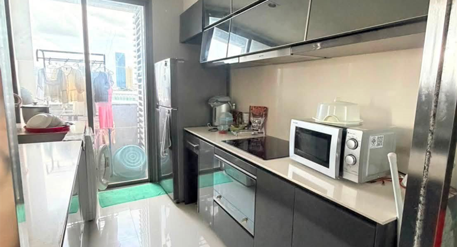 À vendre 2 chambres condo 