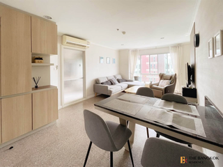 À vendre 2 chambres condo à Yan Nawa, Bangkok