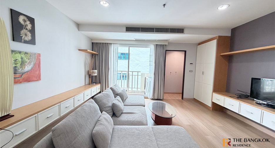 For rent 2 bedrooms condo in Watthana, Bangkok