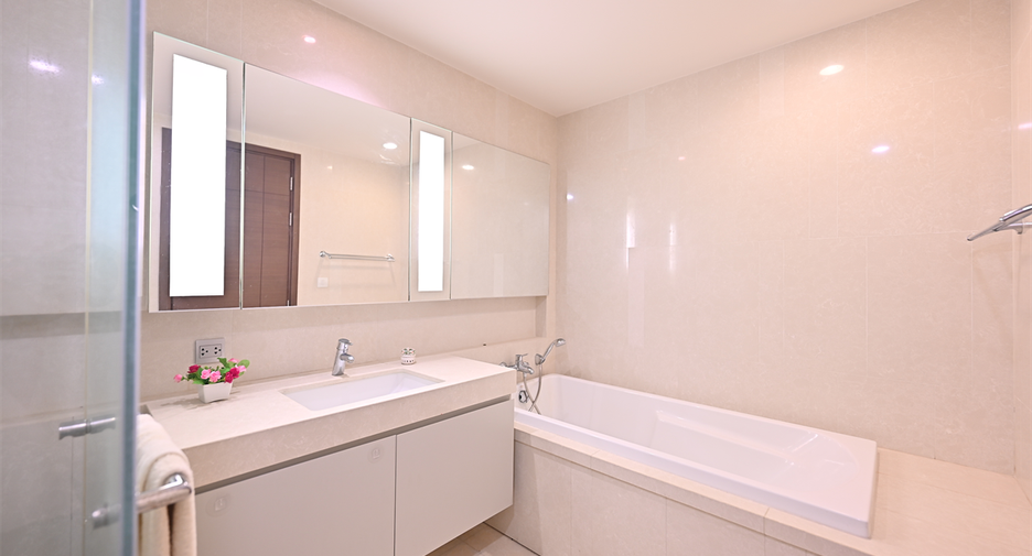 For rent 2 ベッドルーム condo 