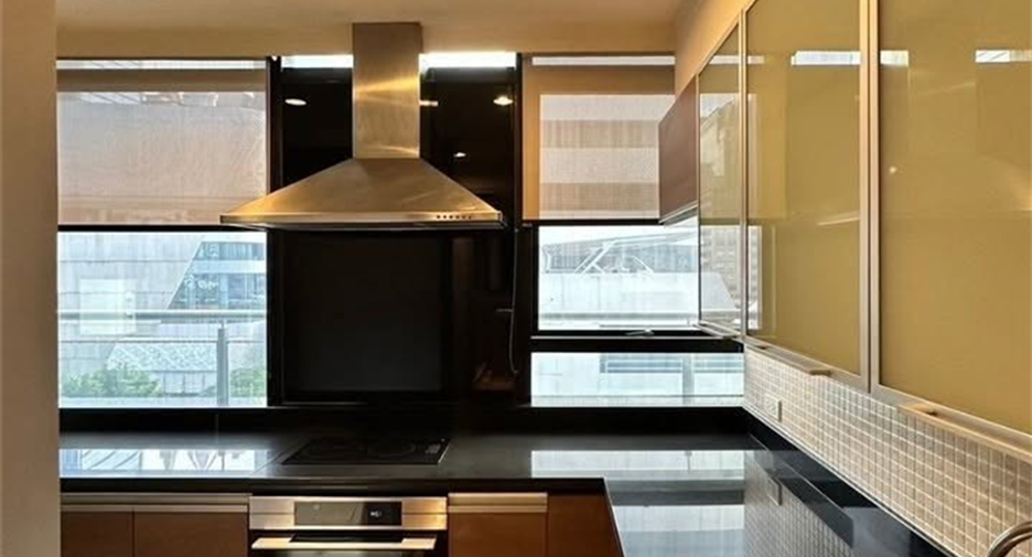 For rent 2 ベッドルーム condo in Pathum Wan, Bangkok