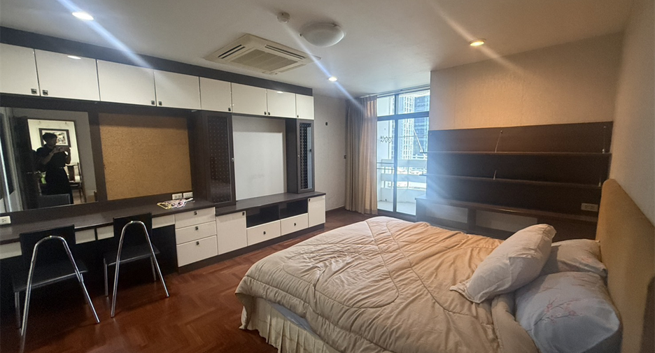 For sale 3 ベッドルーム condo in Ratchathewi, Bangkok