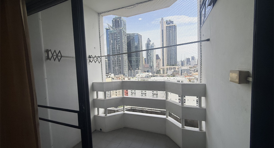 For sale 3 ベッドルーム condo in Ratchathewi, Bangkok