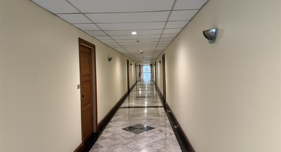 For sale 3 ベッドルーム condo in Ratchathewi, Bangkok