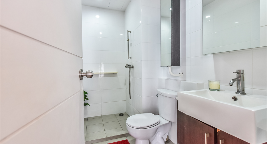 For sale 2 ベッドルーム condo in Phaya Thai, Bangkok