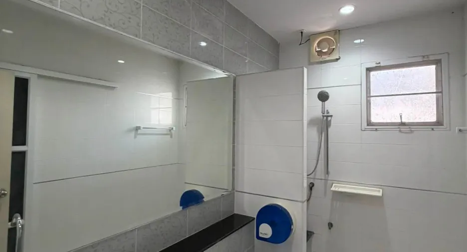 Casa en alquiler de 4 habitaciones en Mueang Samut Prakan, Samut Prakan