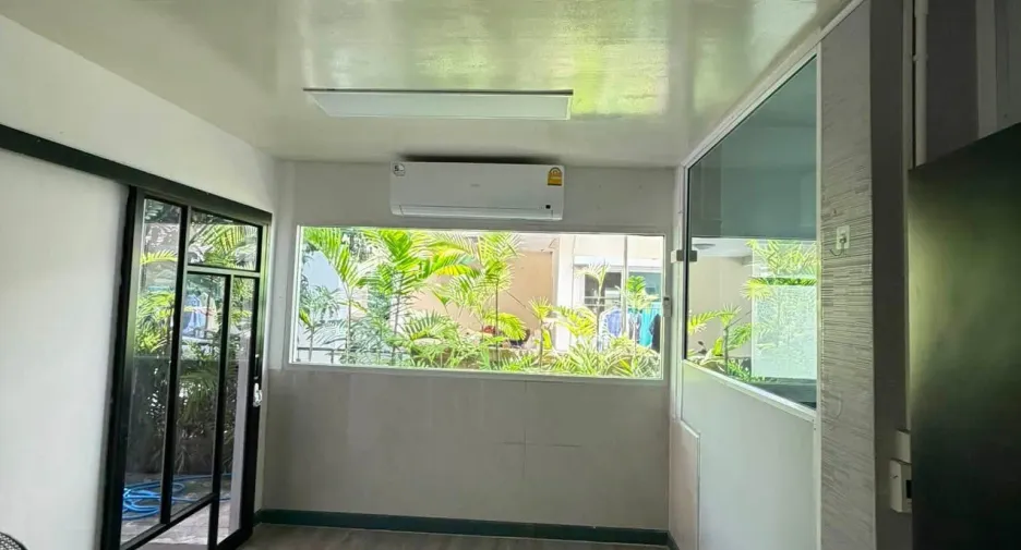 Casa en alquiler de 4 habitaciones en Mueang Samut Prakan, Samut Prakan