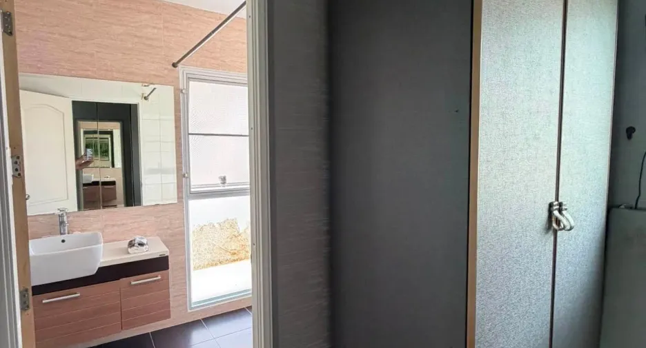 Casa en alquiler de 4 habitaciones en Mueang Samut Prakan, Samut Prakan