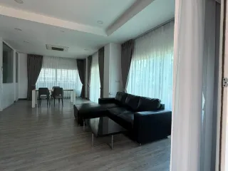 Casa en alquiler de 4 habitaciones en Mueang Samut Prakan, Samut Prakan
