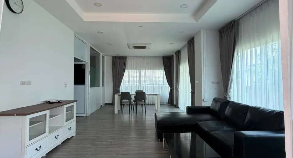 Casa en alquiler de 4 habitaciones en Mueang Samut Prakan, Samut Prakan