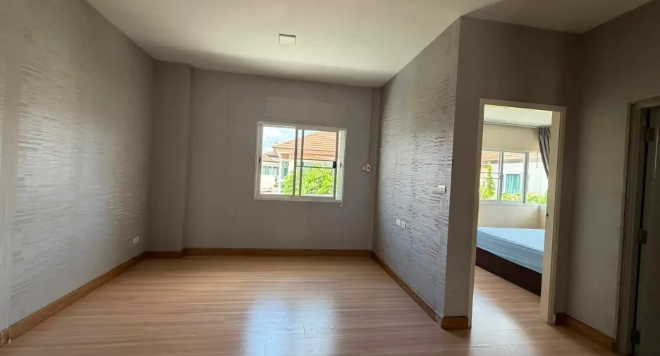 Casa en alquiler de 4 habitaciones en Mueang Samut Prakan, Samut Prakan