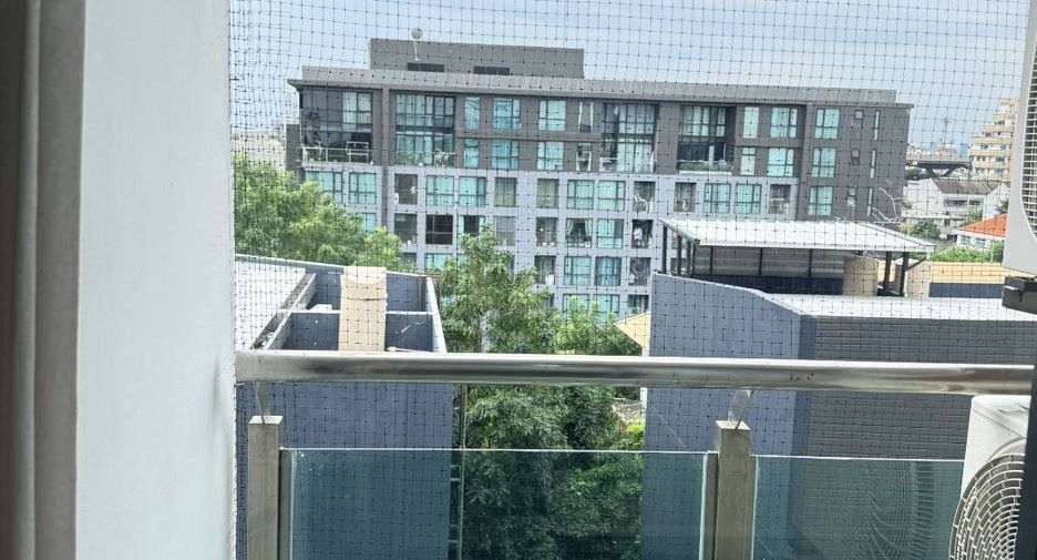 For sale 2 bedrooms condo in Phra Khanong, Bangkok