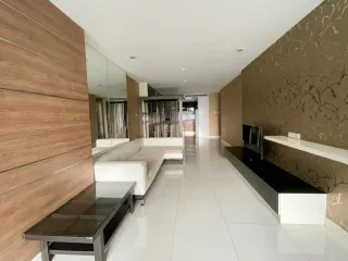 Condo en alquiler y en venta de 3 habitaciones en Bang Lamung, Chonburi