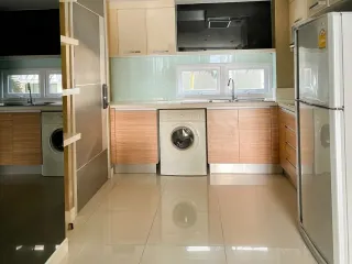 Condo en alquiler y en venta de 3 habitaciones en Bang Lamung, Chonburi