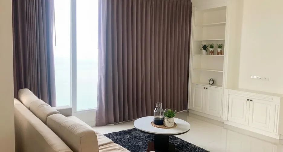 À louer et à vendre 2 chambres condo à Bang Saray, Pattaya