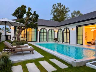 Villa en venta de 5 habitaciones en Bang Lamung, Chonburi
