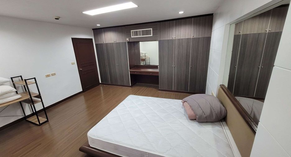 Wohnung zur Miete mit 3 Zimmer in Khlong Toei, Bangkok