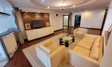 Condo en alquiler de 3 habitaciones en Khlong Toei, Bangkok