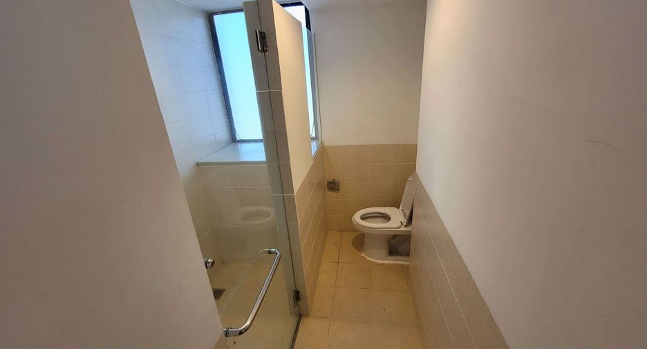 Wohnung zur Miete mit 3 Zimmer in Khlong Toei, Bangkok