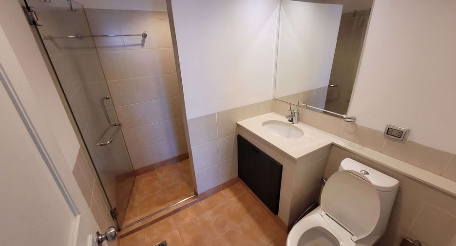 Wohnung zur Miete mit 3 Zimmer in Khlong Toei, Bangkok