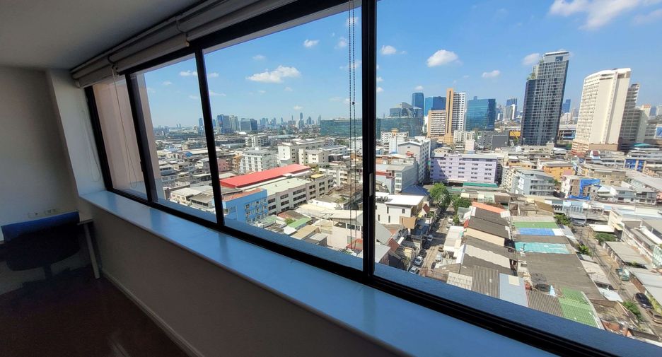 Wohnung zur Miete mit 3 Zimmer in Khlong Toei, Bangkok