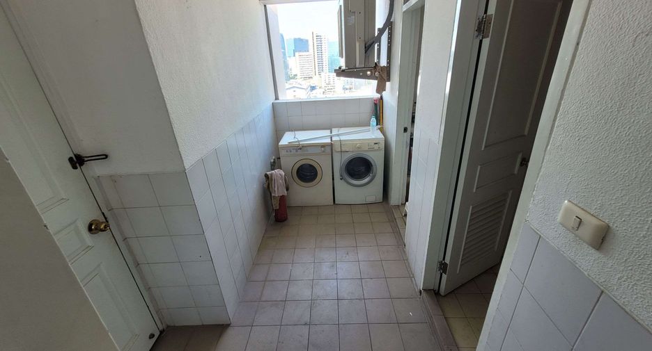 Wohnung zur Miete mit 3 Zimmer in Khlong Toei, Bangkok