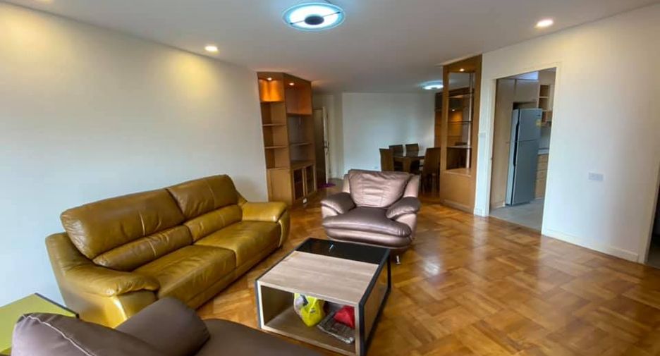 Wohnung zur Miete mit 3 Zimmer in Yan Nawa, Bangkok
