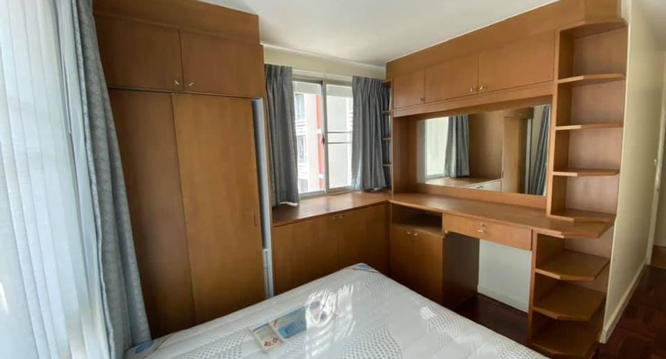 Wohnung zur Miete mit 3 Zimmer in Yan Nawa, Bangkok