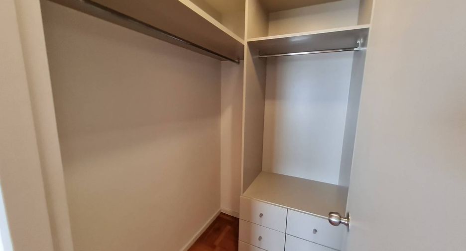 Condo en alquiler de 2 habitaciones en Yan Nawa, Bangkok
