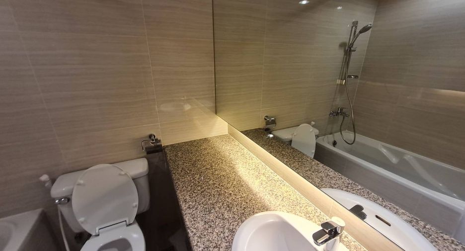 Condo en alquiler de 2 habitaciones en Yan Nawa, Bangkok