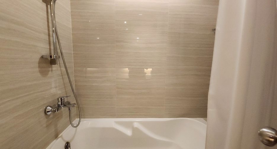 Condo en alquiler de 2 habitaciones en Yan Nawa, Bangkok