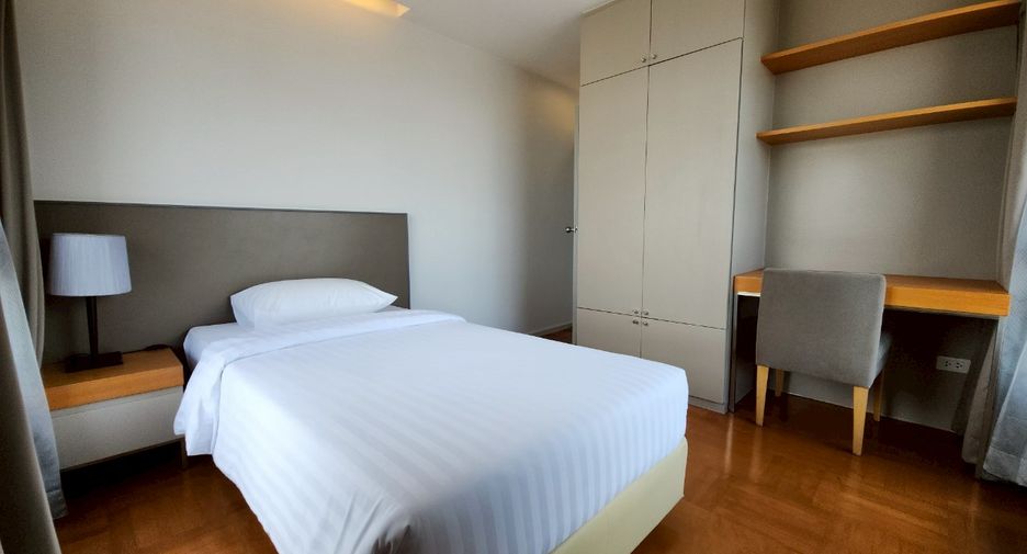 Condo en alquiler de 2 habitaciones en Yan Nawa, Bangkok