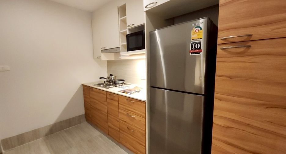 Condo en alquiler de 2 habitaciones en Yan Nawa, Bangkok