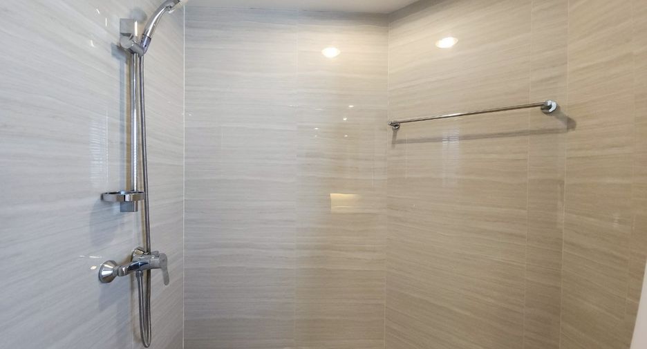 Condo en alquiler de 2 habitaciones en Yan Nawa, Bangkok