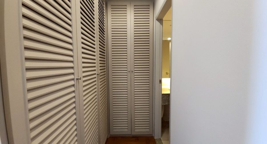 Condo en alquiler de 2 habitaciones en Yan Nawa, Bangkok